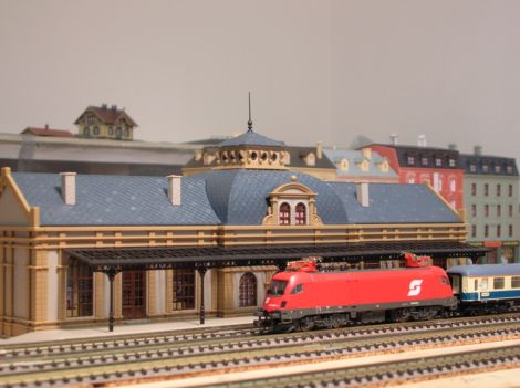 Leider hatte ich nur provisorisch aufgestellte Gebäude und keine aussagekräftigen Fotos der Anlage gemacht.