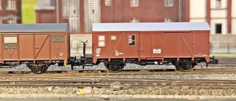 hier der direkte Vergleich des Pwghs mit den FLM Achslagern, links steht ein FLM ex Roco Gbs