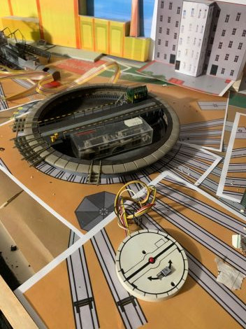 gebrauchte Fleischmanndrehscheiben gibt es noch regelm&auml;&szlig;ig bei e-Bay