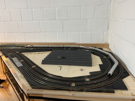 Auch lange 16,4m Waggons passen in Gleis 2