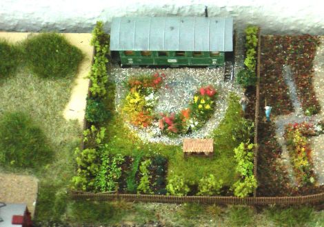 In Blumfeld wurde der erste Kleingarten fertig.