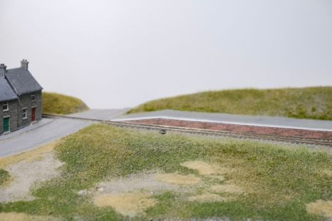 Streifen von helleren 2 mm Fasern werden gesetzt. Die Textur passt jetzt, die Farben wirken unnat&uuml;rlich