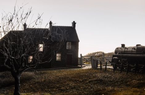 Die Sicherung des Bahn&uuml;bergangs kam zuerst dran.